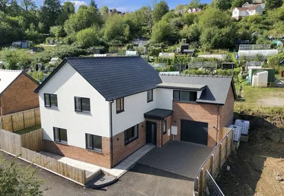 Celynen Close, Newbridge, NP11