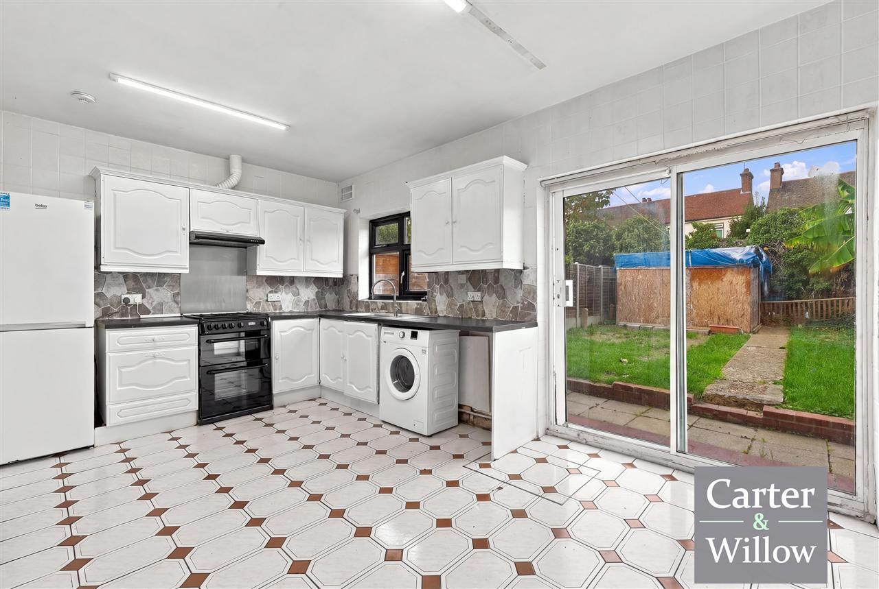 Netherfield Gardens, Barking, Essex Image 5