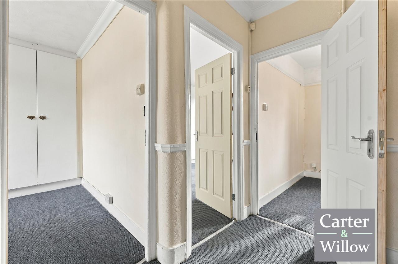 Netherfield Gardens, Barking, Essex Image 10