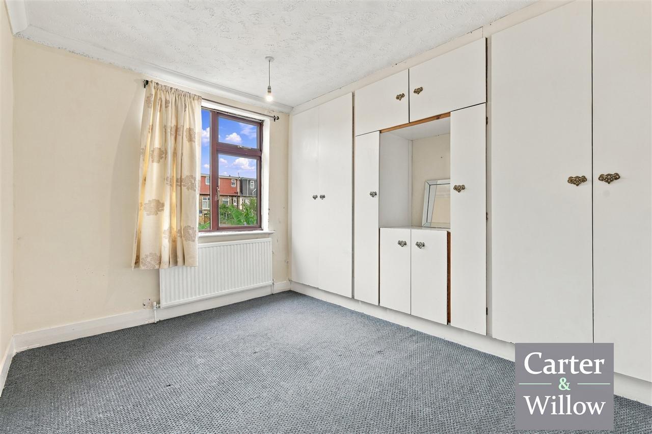Netherfield Gardens, Barking, Essex Image 11