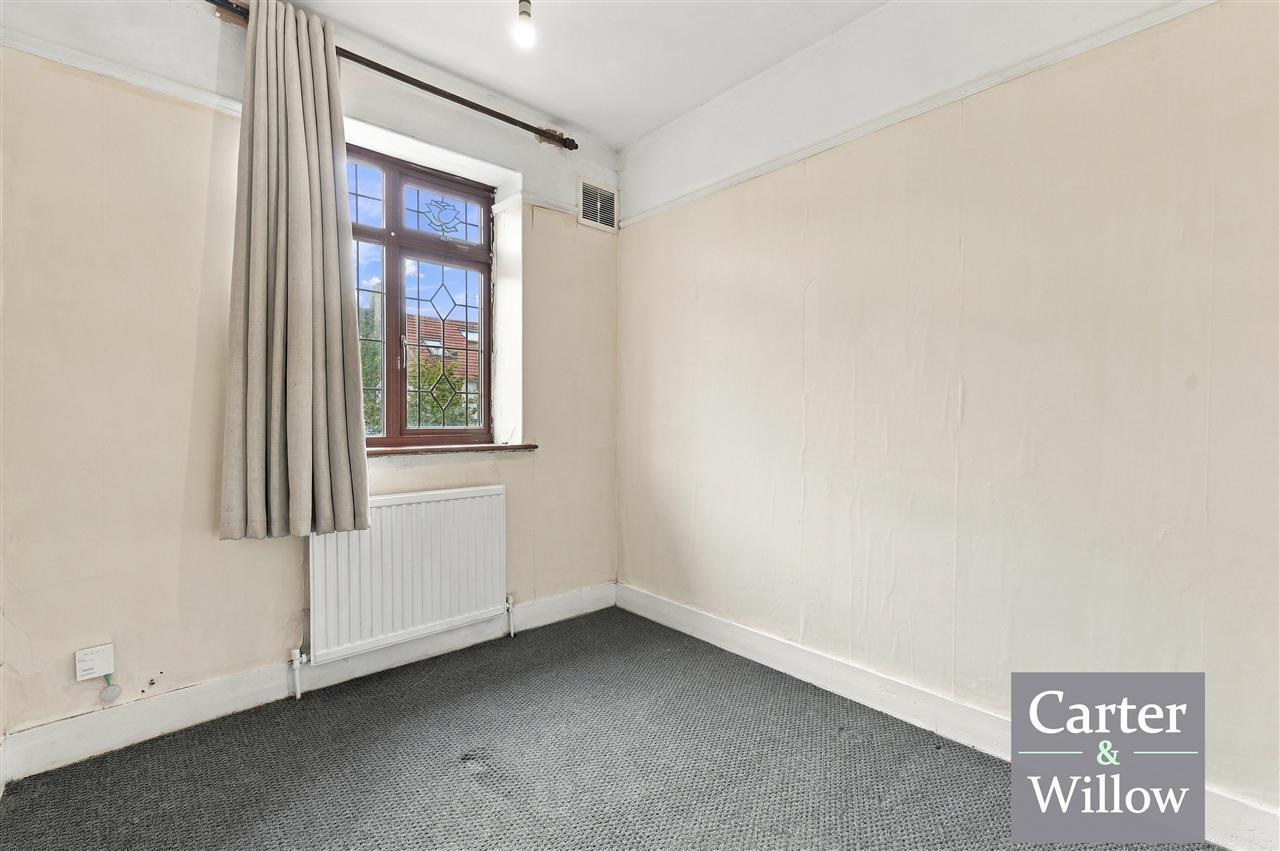 Netherfield Gardens, Barking, Essex Image 12