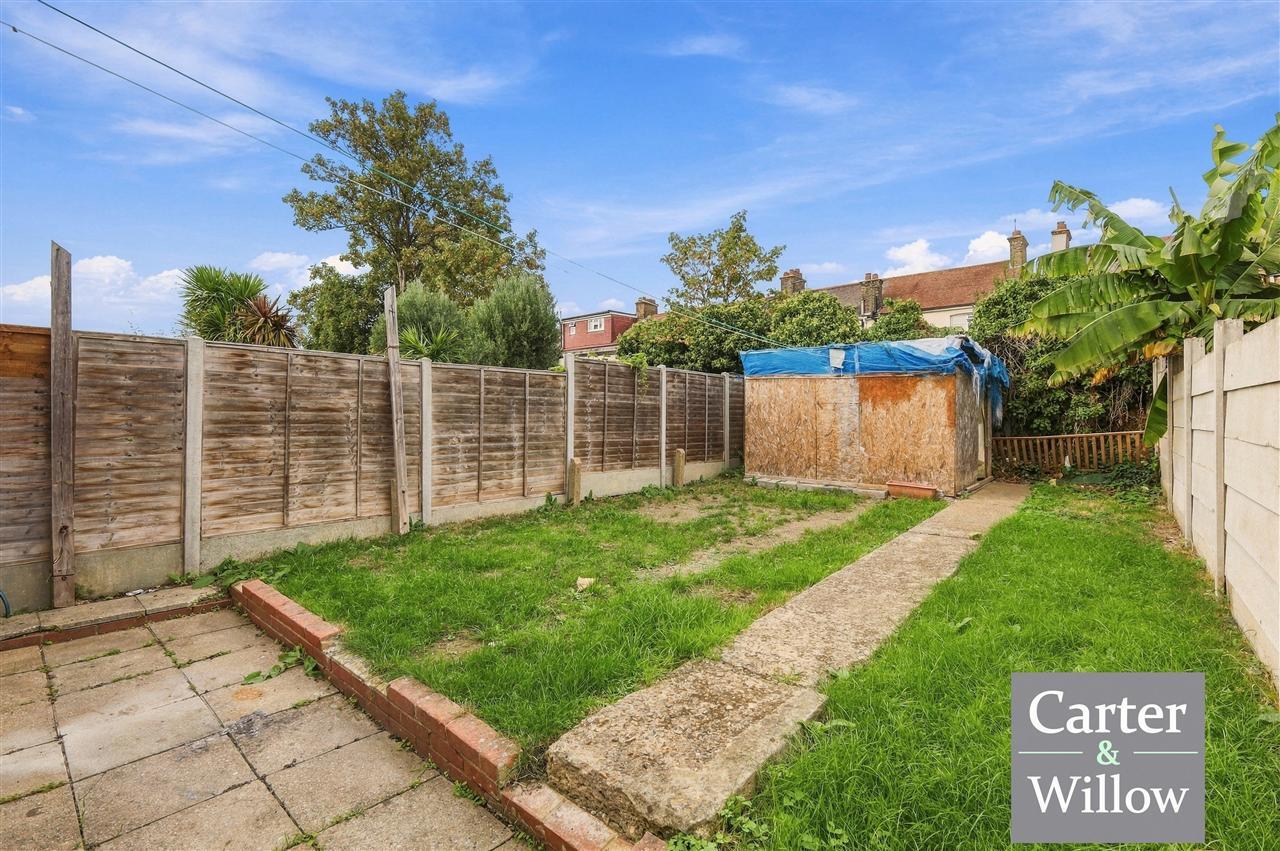 Netherfield Gardens, Barking, Essex Image 15