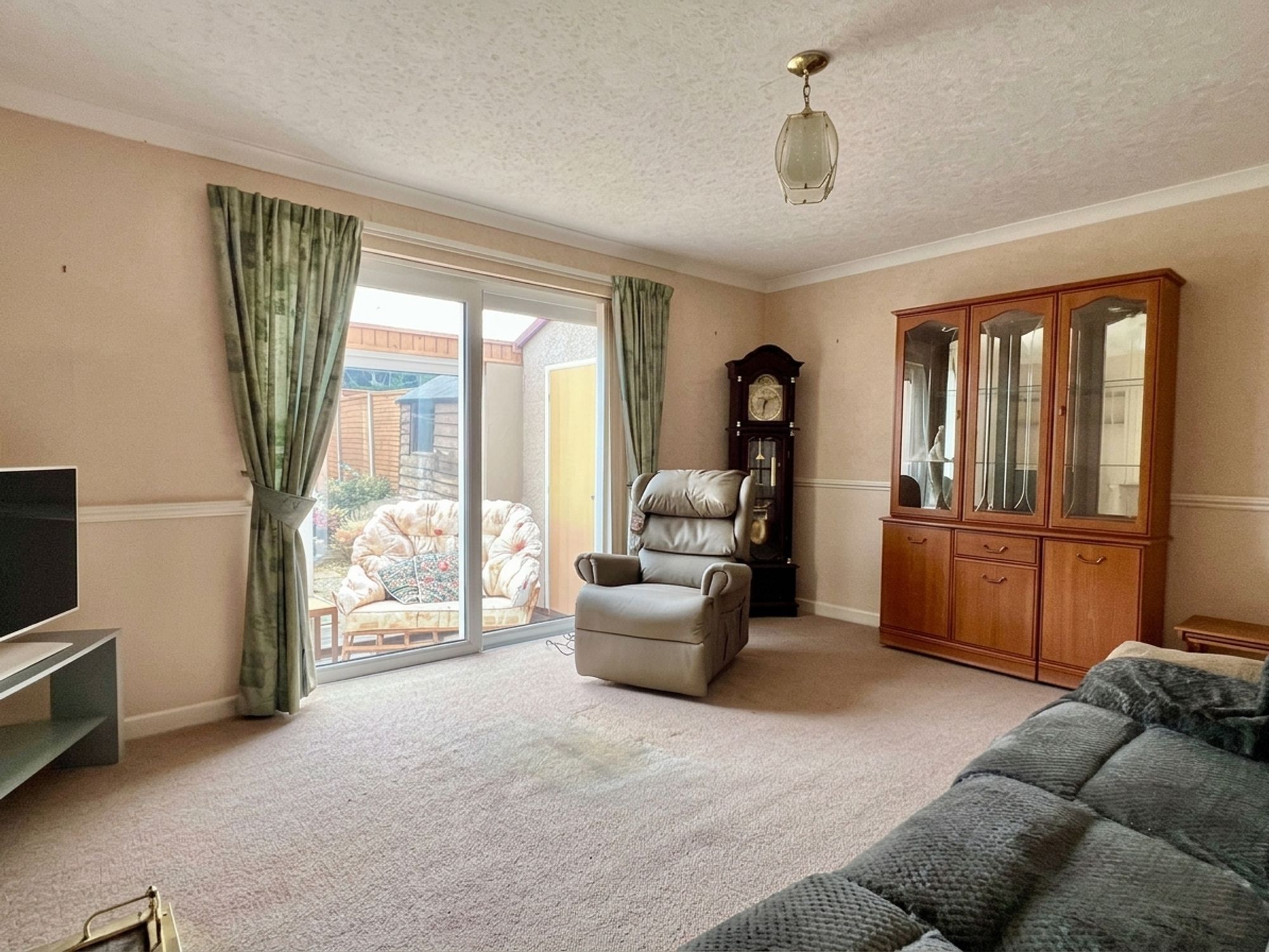 Blackthorn Gardens, Taunton - NO onward chain! Image 6