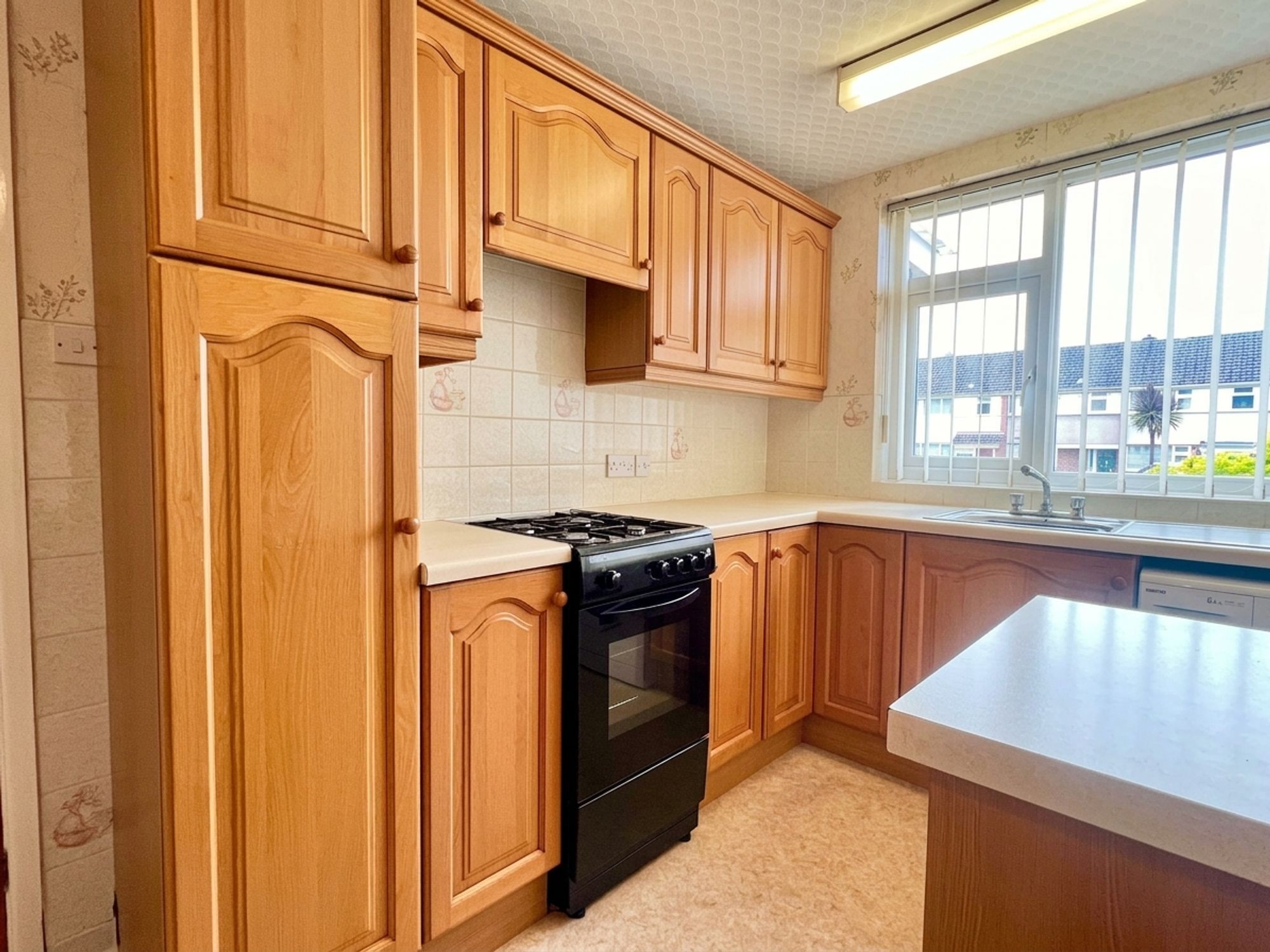 Blackthorn Gardens, Taunton - NO onward chain! Image 7