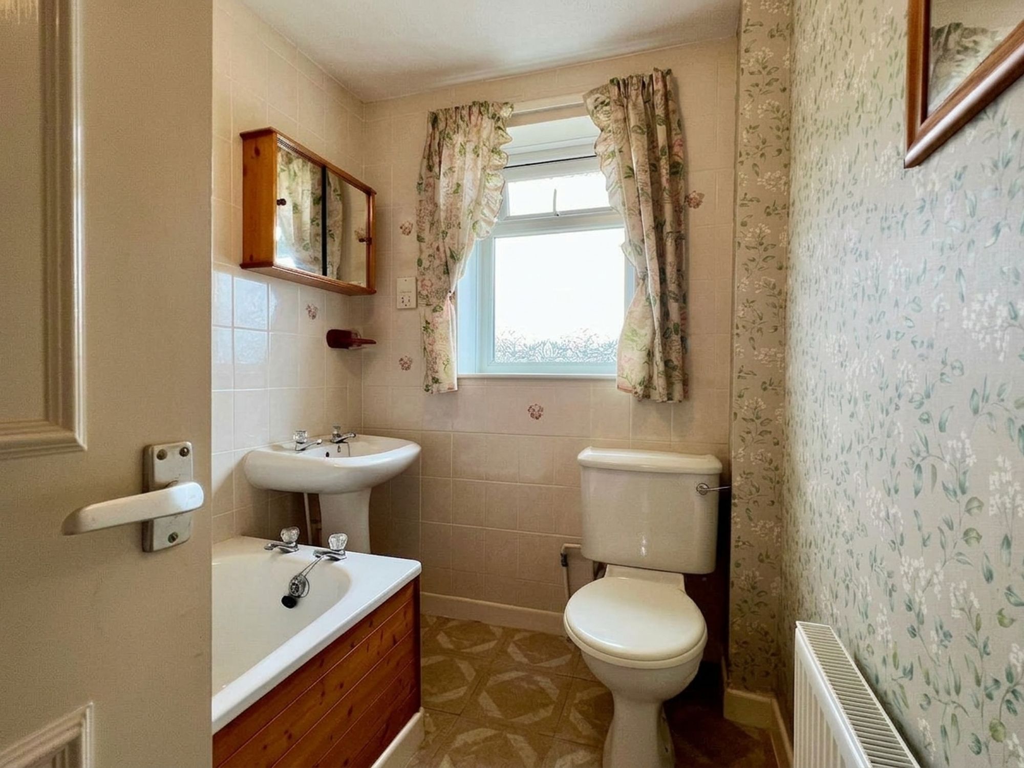 Blackthorn Gardens, Taunton - NO onward chain! Image 16