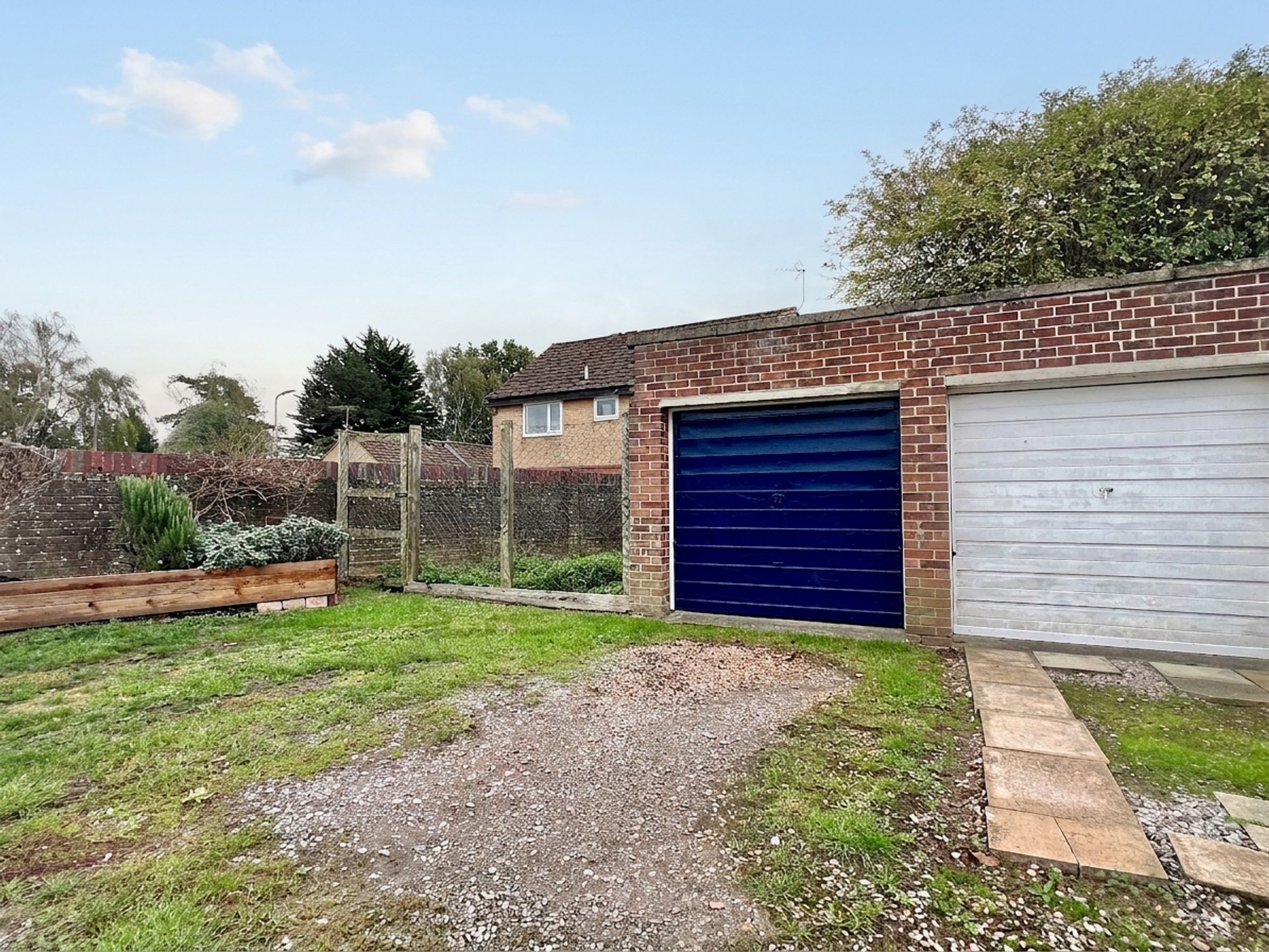 Blackthorn Gardens, Taunton - NO onward chain! Image 24
