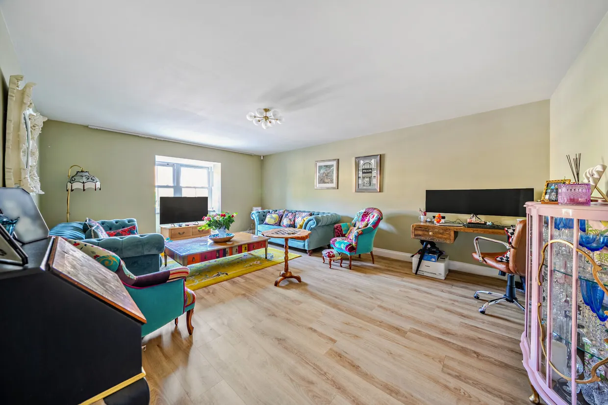 Hailey Gardens, Hailey, Hertford, SG13 photo 2