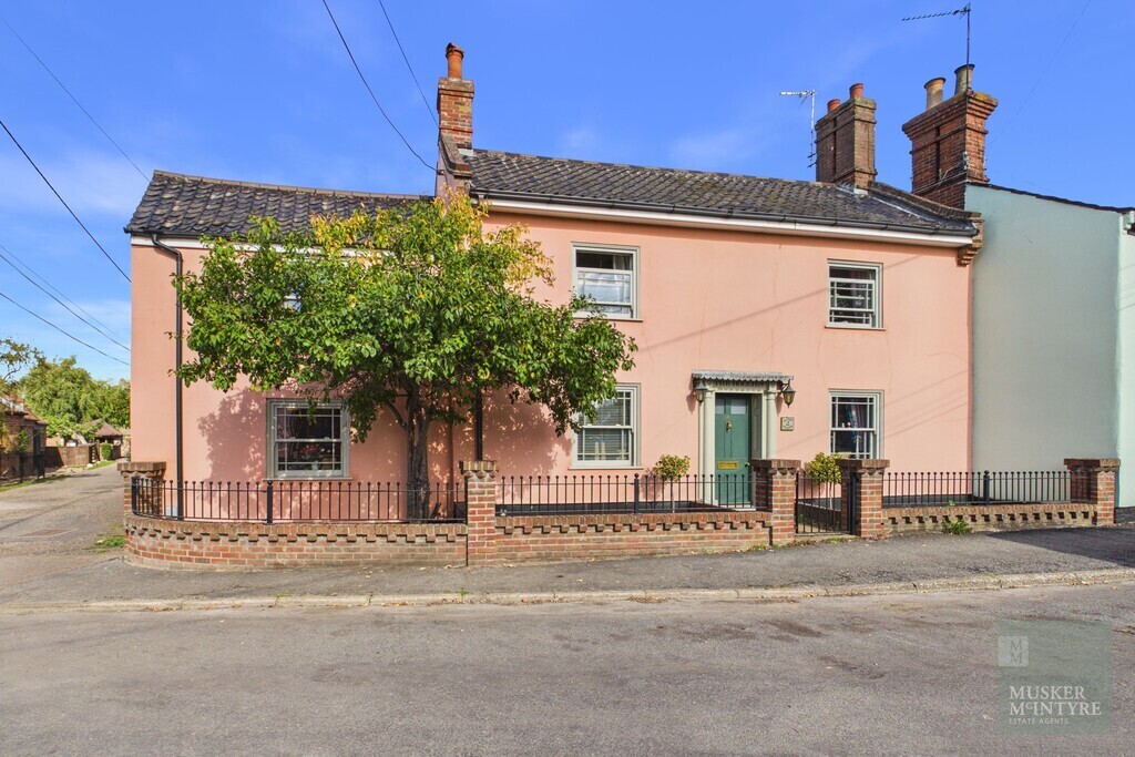 Station Road, Earsham, Bungay Image 1