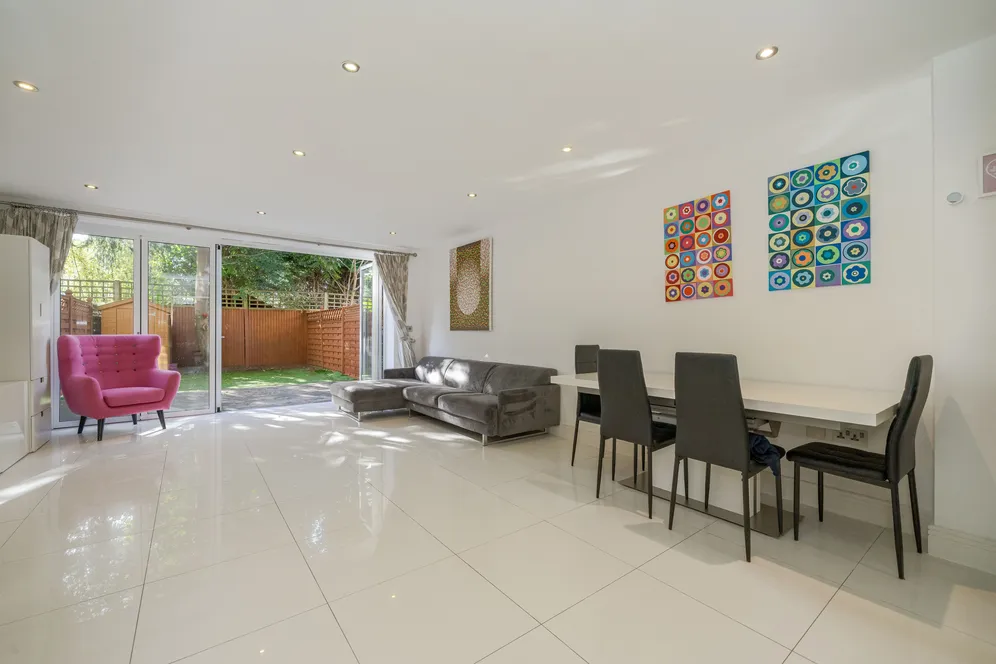 Holford Way, London, SW15 photo 2