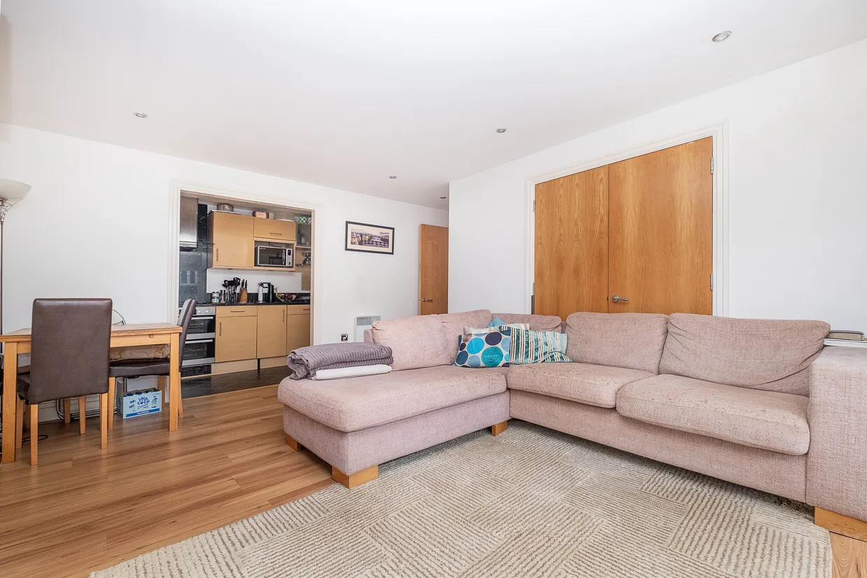 Seven Kings Way, Kingston Upon Thames, KT2 photo 2
