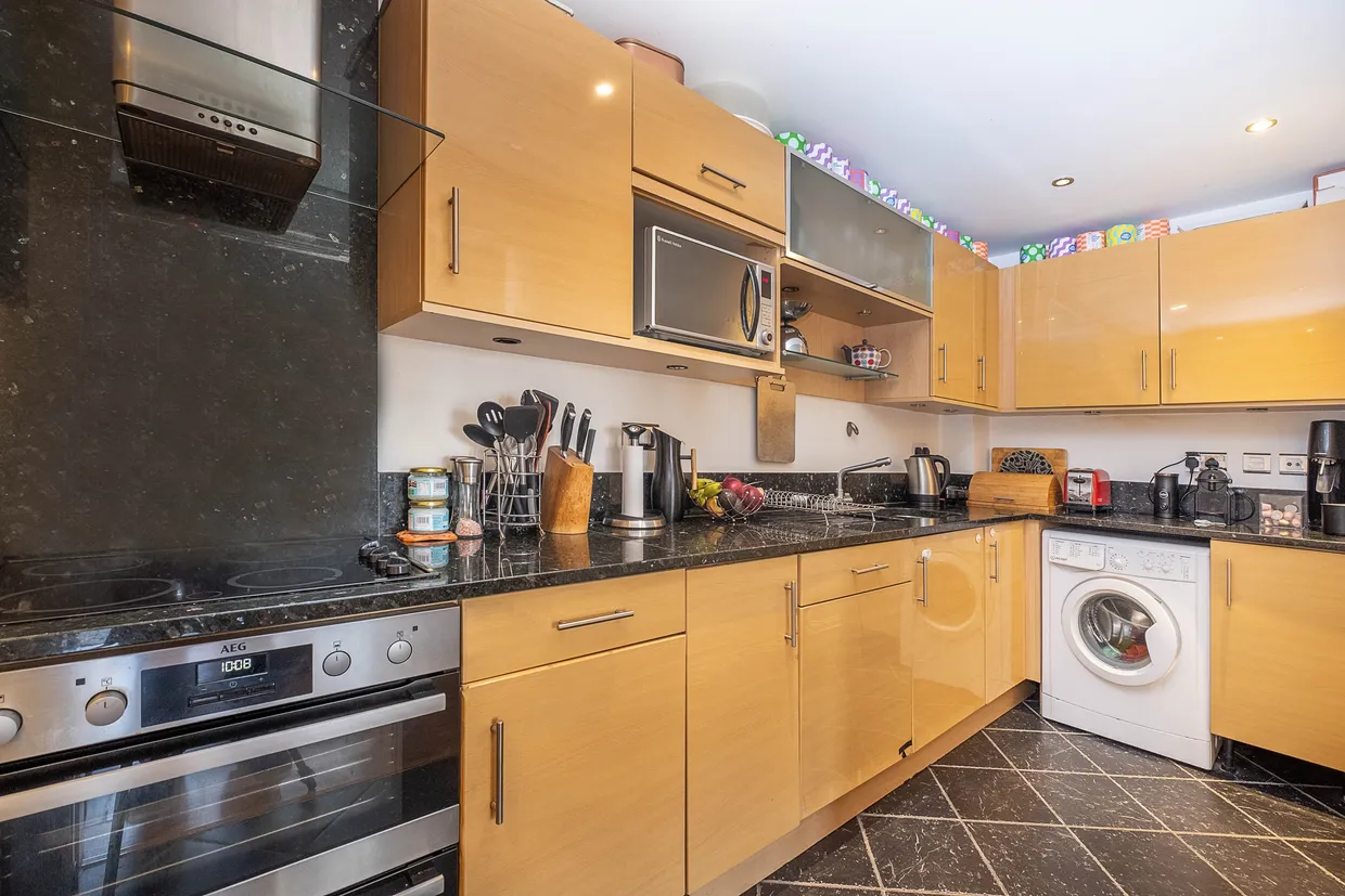 Seven Kings Way, Kingston Upon Thames, KT2 photo 5
