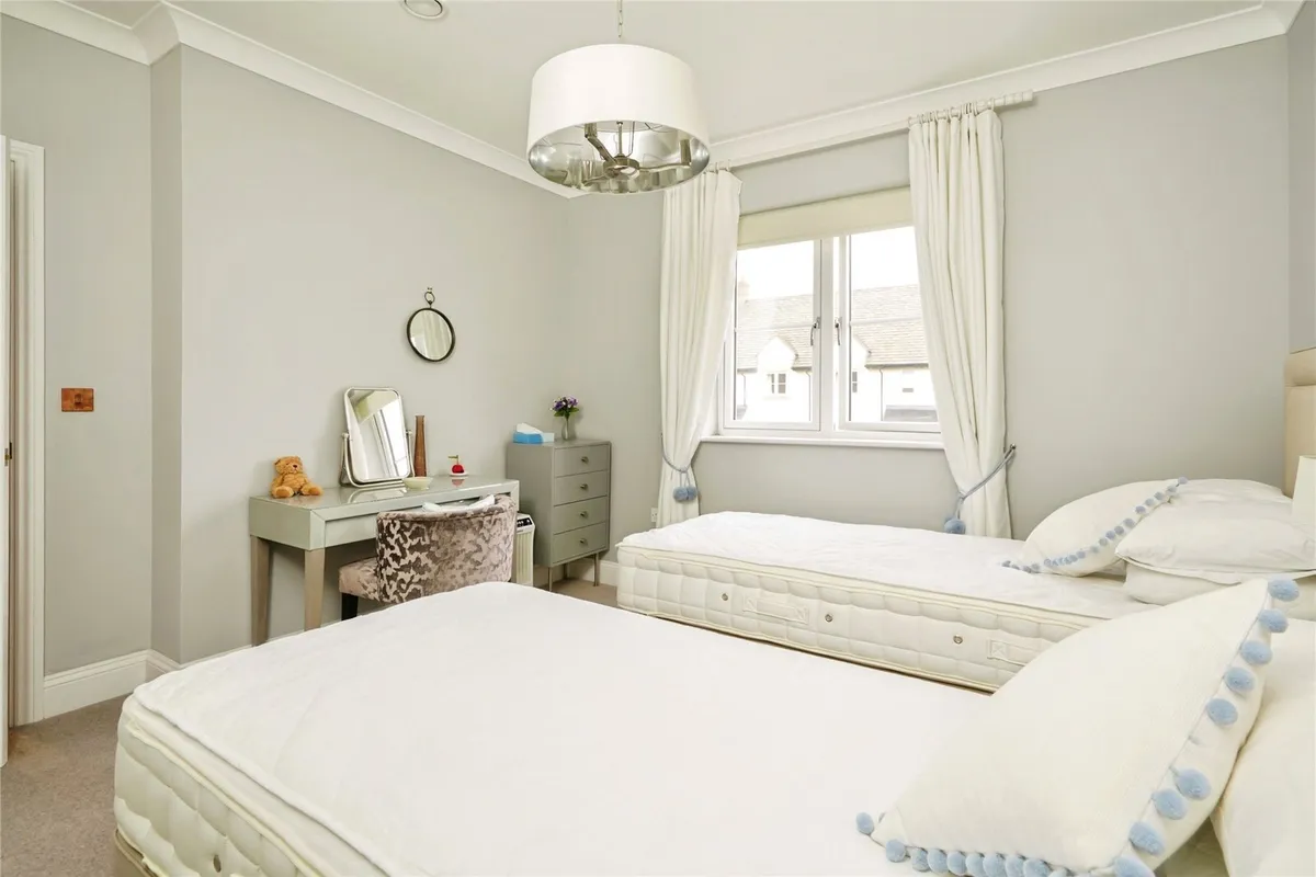 Forest Grove, Burford, Oxfordshire, OX18