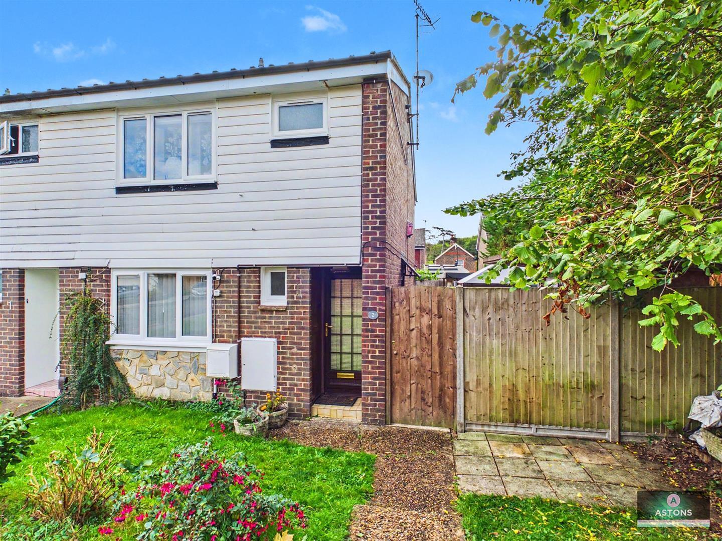 Cotswold Close, West Green Image 20