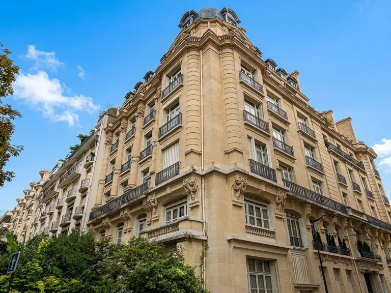 Neuilly-sur-Seine, Hauts-de-Seine, France