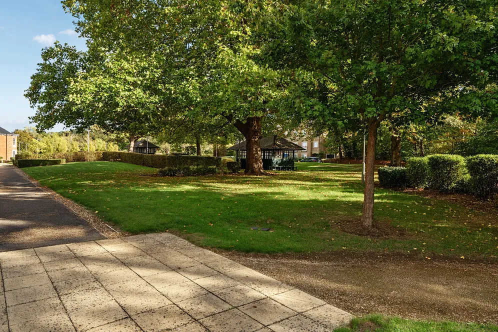 Glanville Way, Epsom, KT19 photo 9