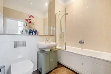 Glanville Way, Epsom, KT19 photo 10