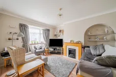 Rosebank, Epsom, KT18 photo 2