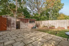 Rosebank, Epsom, KT18 photo 11