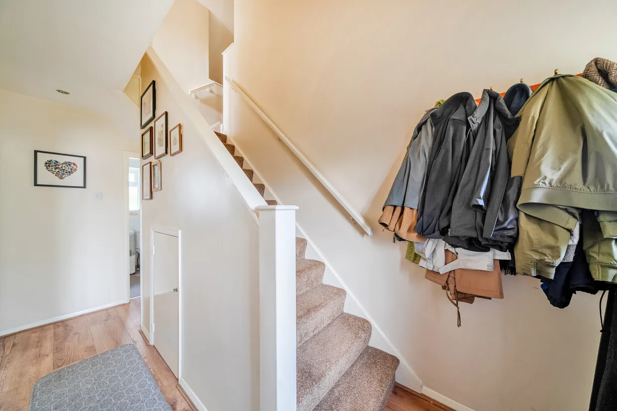 Rosebank, Epsom, KT18 photo 12