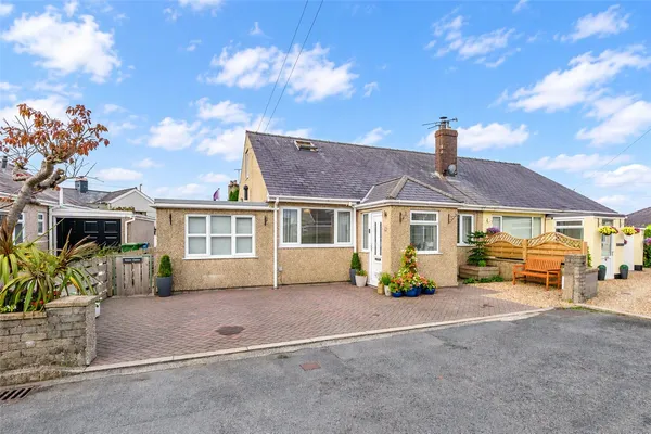 Mountain View, Llanrug, Caernarfon, Gwynedd, LL55