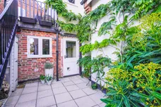 Five Alls Court, Marlborough, SN8 photo 9