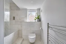 Five Alls Court, Marlborough, SN8 photo 3