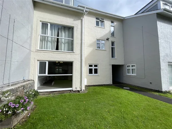 Ffordd Garnedd, Y Felinheli, Gwynedd, LL56