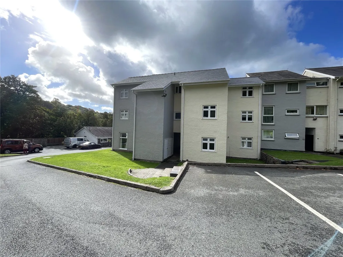 Ffordd Garnedd, Y Felinheli, Gwynedd, LL56