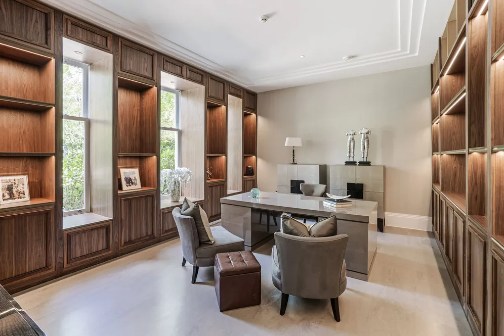 Brooks Close, Weybridge, KT13 photo 14