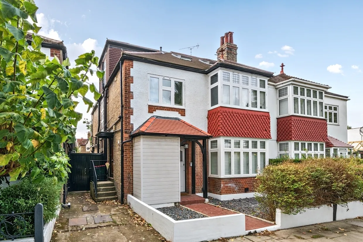 South Side London W6 photo 2