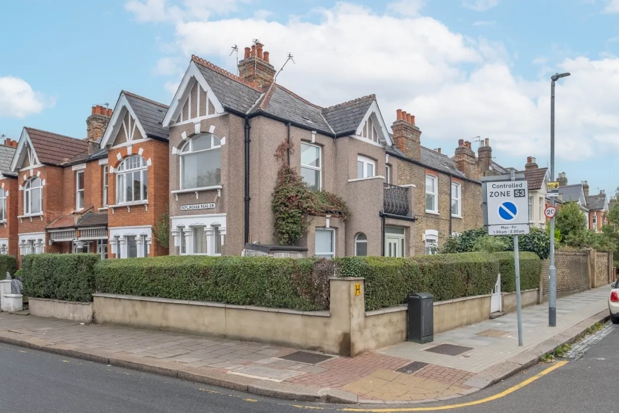Replingham Road London SW18 photo 1