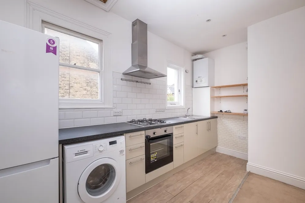 Replingham Road London SW18 photo 5