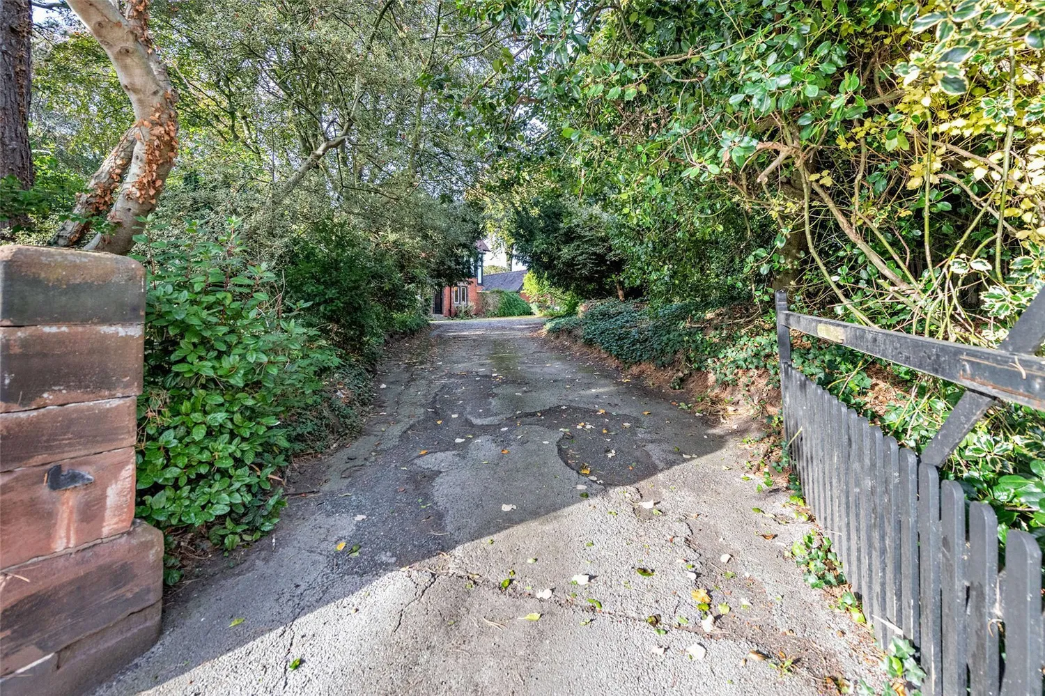 St. Georges Way, Thornton Hough, CH63 photo 29
