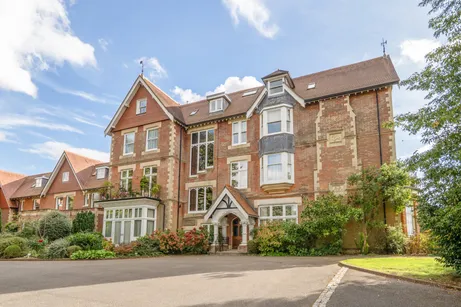 Coopers Hill Road, Redhill, RH1