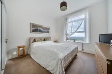Coopers Hill Road, Redhill, RH1 photo 5
