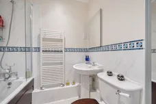 Coopers Hill Road, Redhill, RH1 photo 6