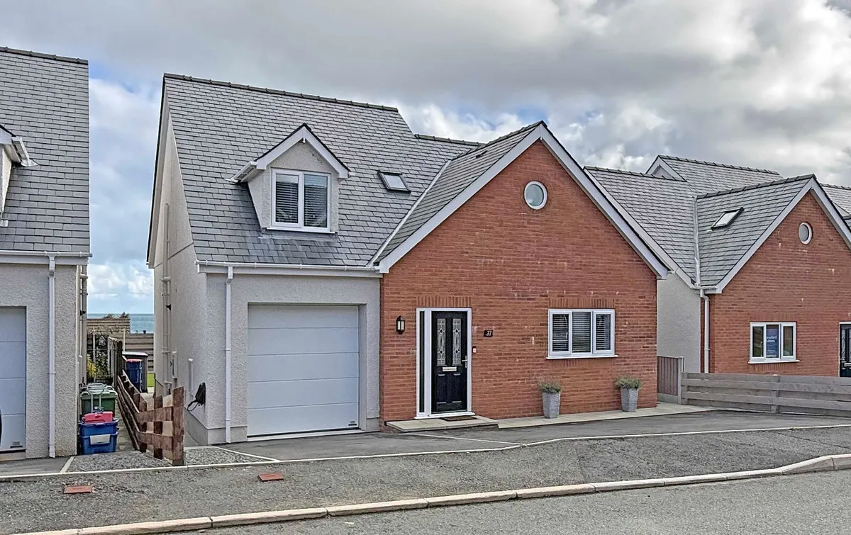 Parys Uchaf, Bull Bay, Amlwch, Isle of Anglesey, LL68