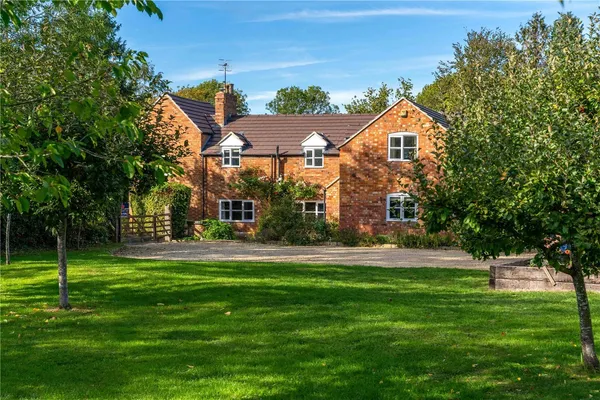 Vicarage Lane, Childswickham, WR12 photo 1