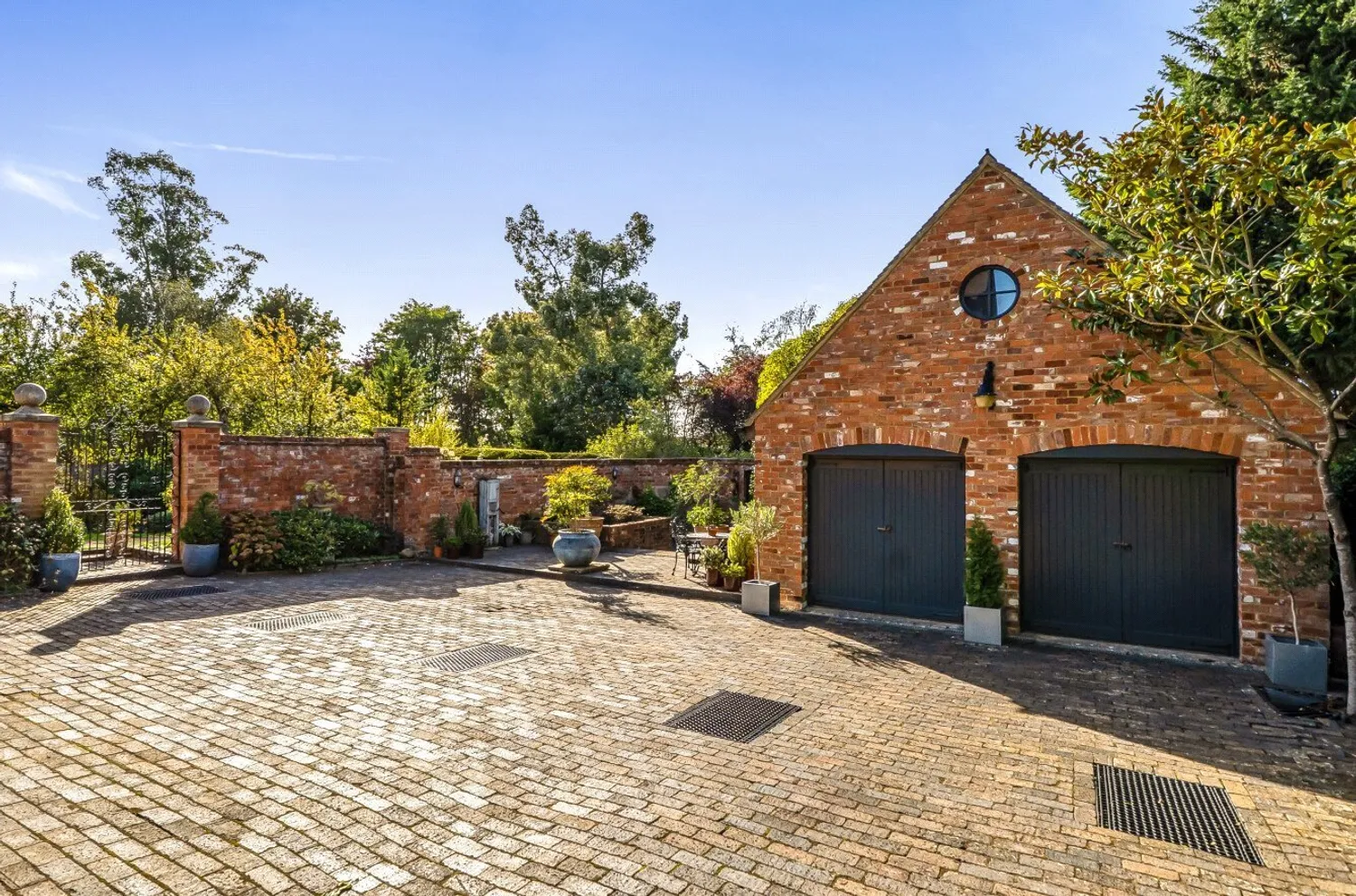 Towcester Road, Milton Malsor, NN7 photo 37