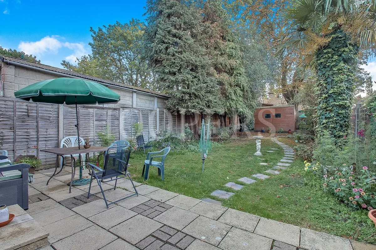 Wood Lane, London, NW9