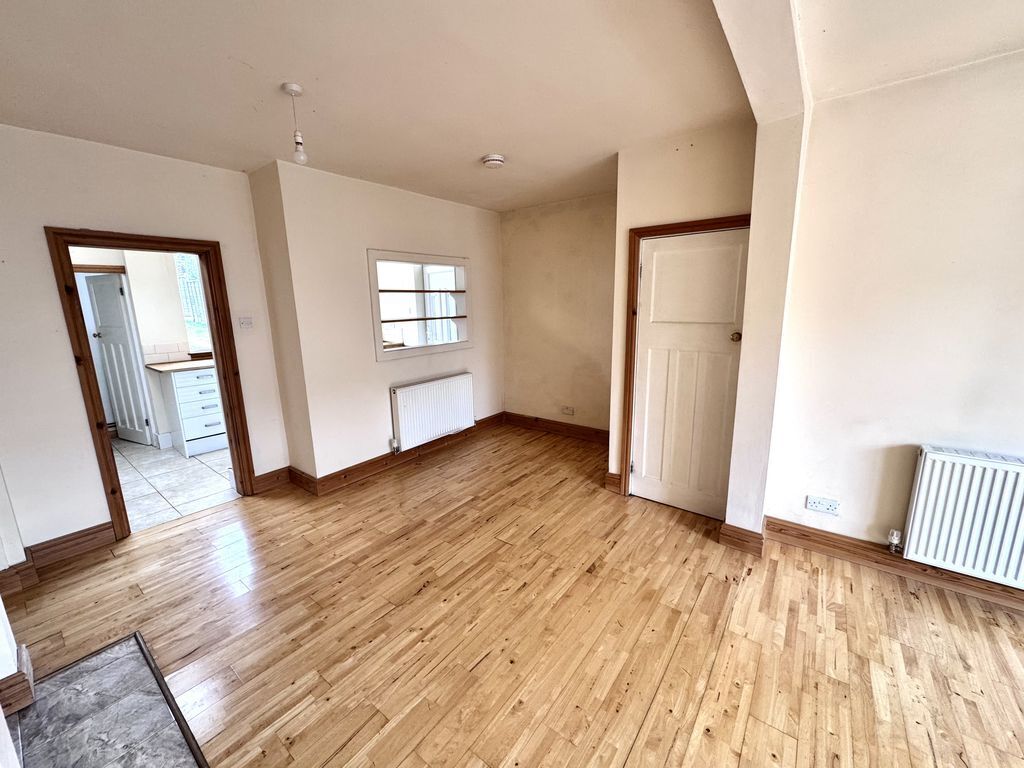 Castle Road, Weddington, Nuneaton Image 5