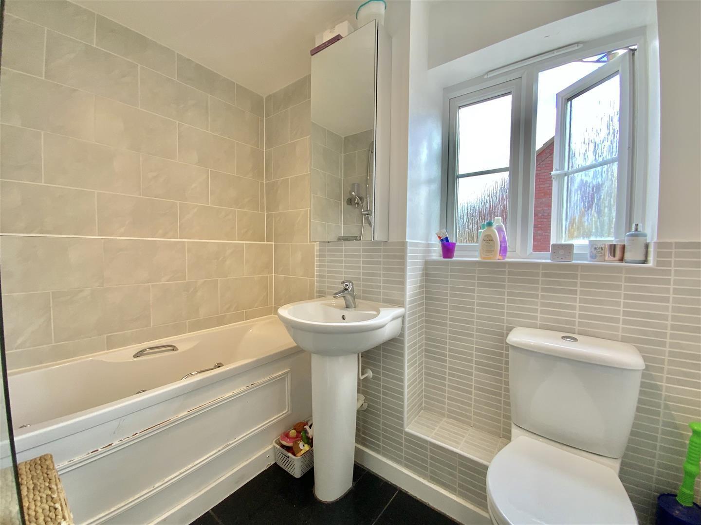 Maltings Row, Deanshanger Image 13