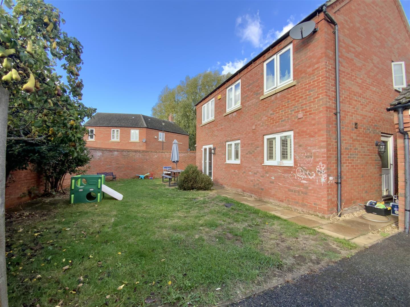 Maltings Row, Deanshanger Image 15