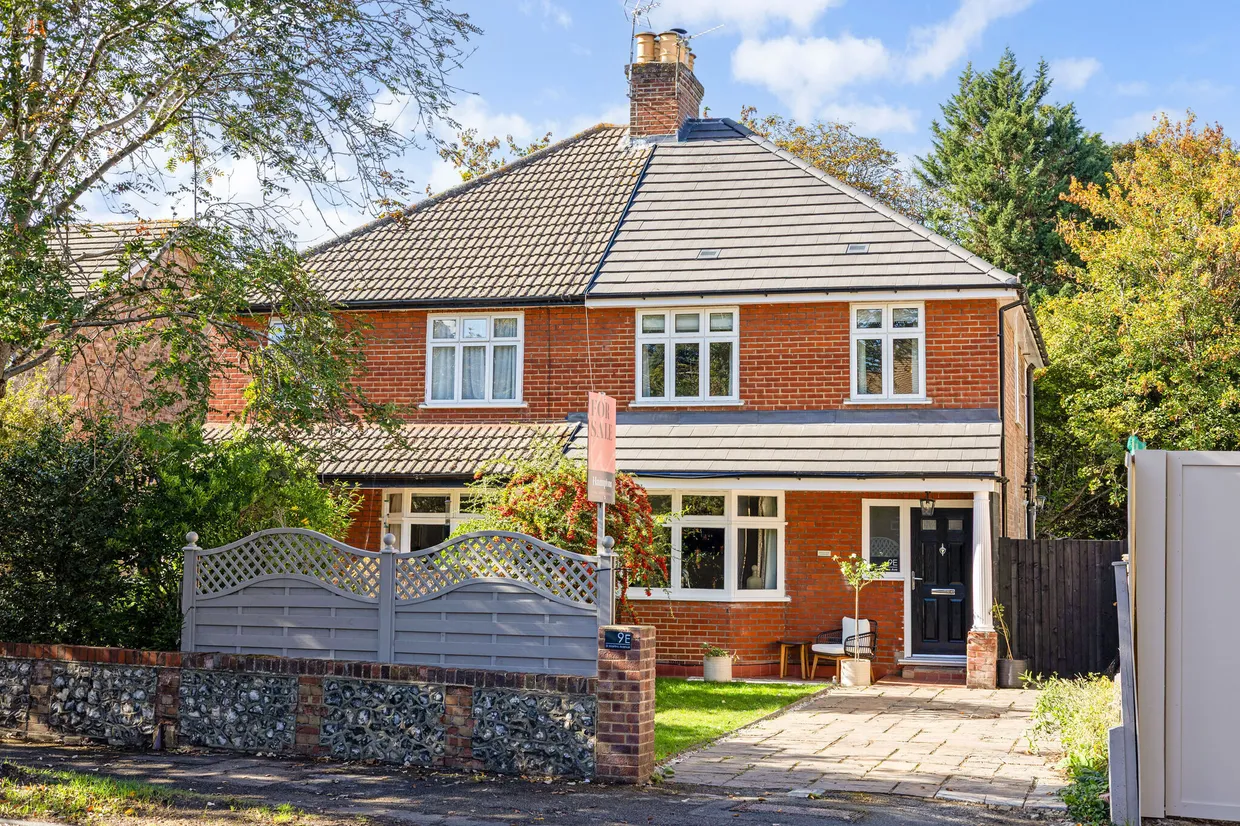 St. Martins Avenue, Epsom, KT18 photo 1