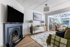 St. Martins Avenue, Epsom, KT18 photo 2