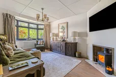 St. Martins Avenue, Epsom, KT18 photo 3