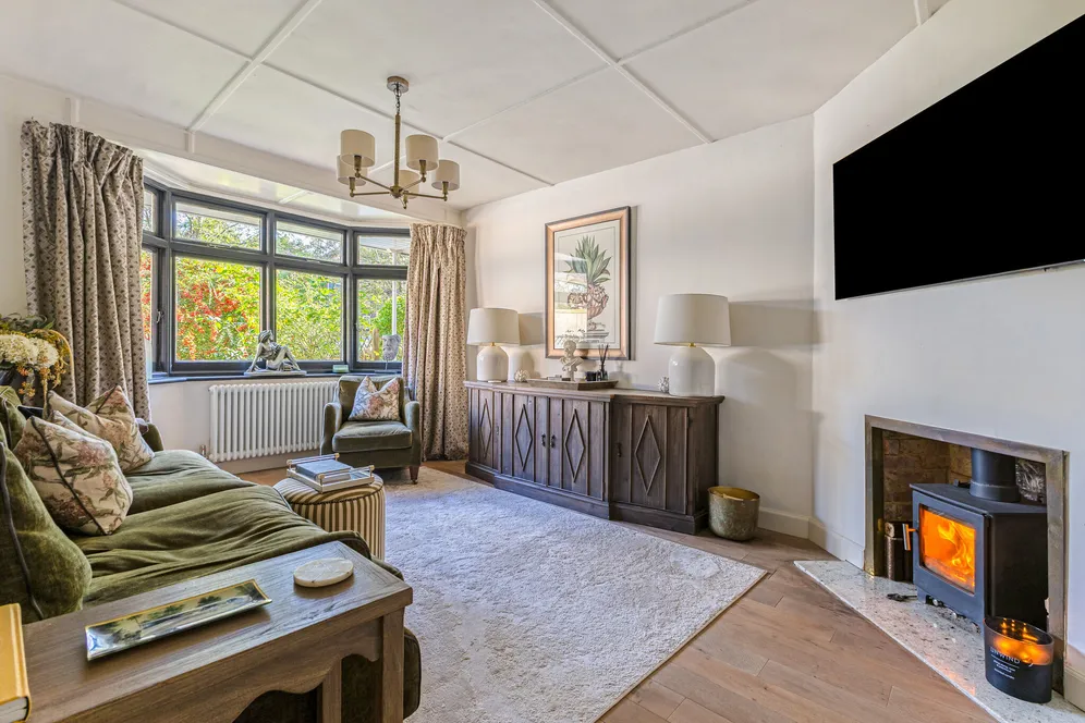 St. Martins Avenue, Epsom, KT18 photo 3