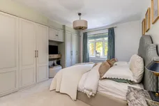St. Martins Avenue, Epsom, KT18 photo 8