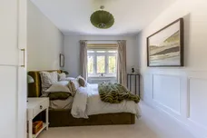 St. Martins Avenue, Epsom, KT18 photo 17