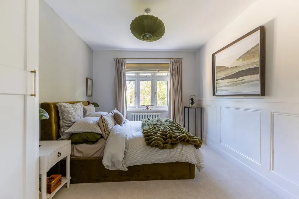 St. Martins Avenue, Epsom, KT18 photo 17